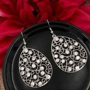🌼 Silver Filigree Swirl Teardrop Rhinestone Dangle Earrings